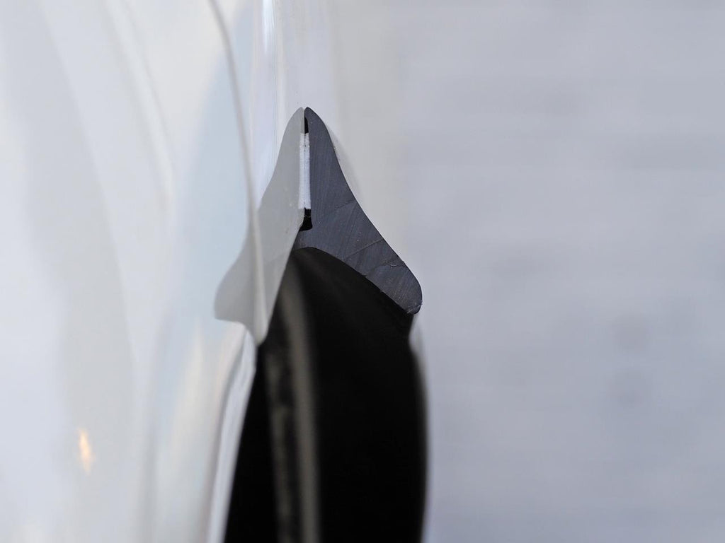 Fender flares 30 mm 4 pieces á 2 meters (made of black hard rubber)