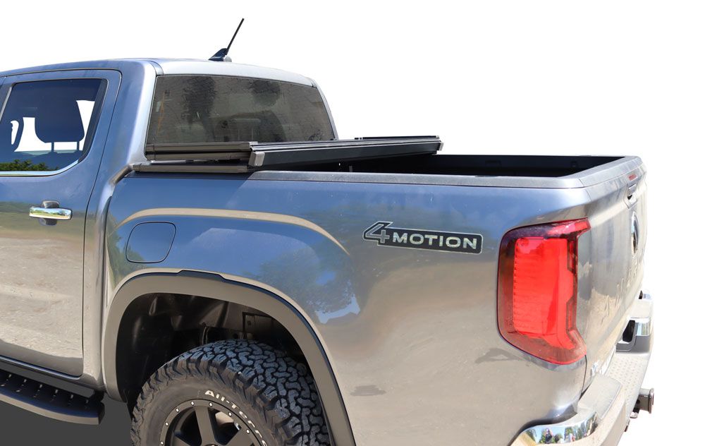Folding loading area cover - VW Amarok DoKa (from 2023-) - Aluminium Black