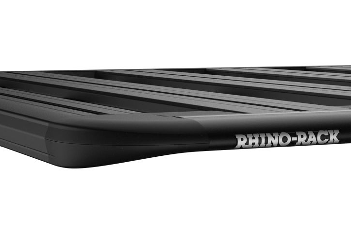 Nissan Pathfinder R51 RHINO-RACK™ Pioneer6 1500x1240 mit Serien-Reling