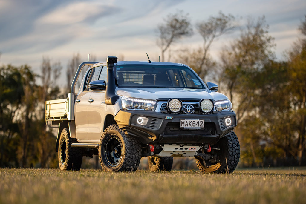 ARB Stealthbar HD winch bumper for Toyota Hilux (from 2015+) with certificate, fog lights, mounting kit
