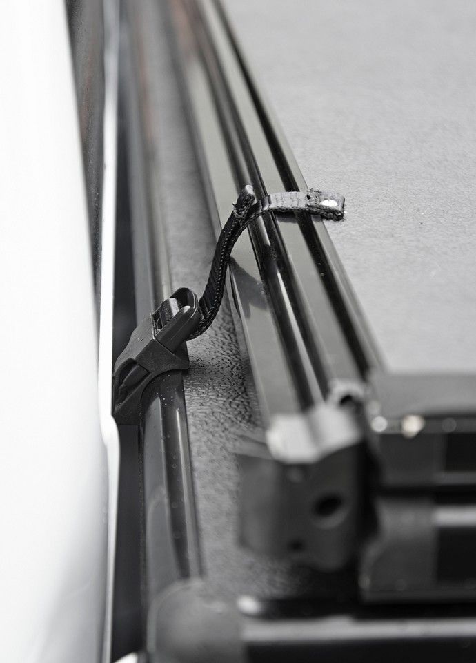 Folding loading area cover - VW Amarok DoKa (from 2023-) - Aluminium Black