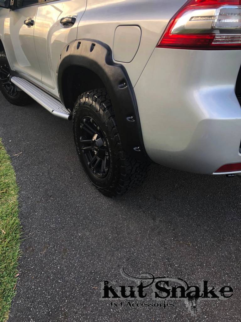 Kut Snake fender flares Isuzu D-Max (2012-2020) - 85mm width - textured surface