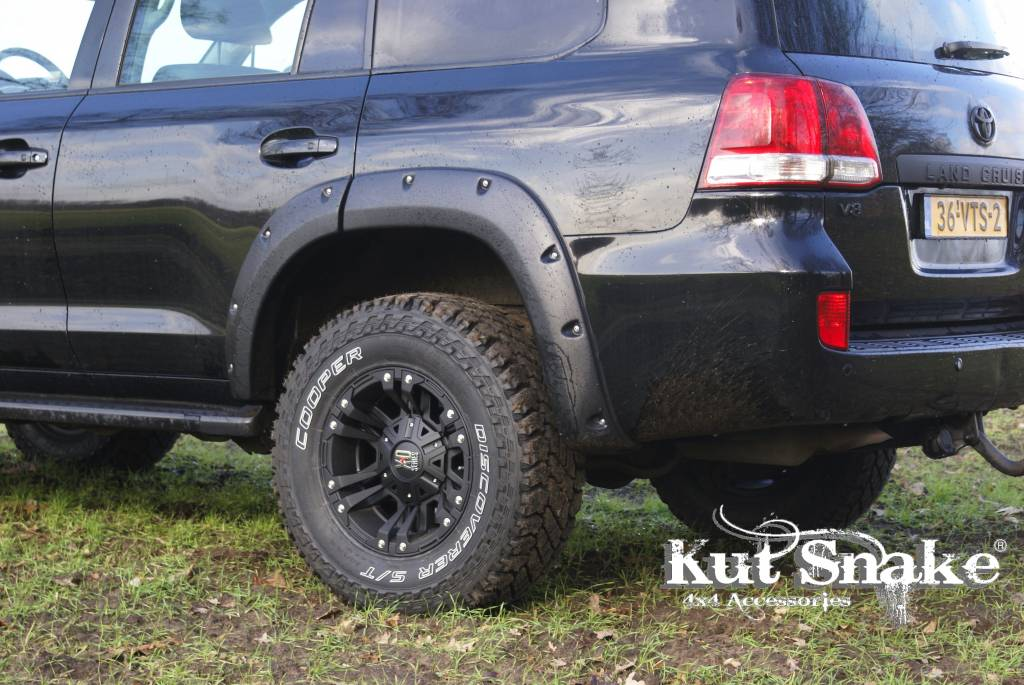 Kut Snake fender flares Toyota Landcruiser 200 - 50 mm wide - 2007-2012