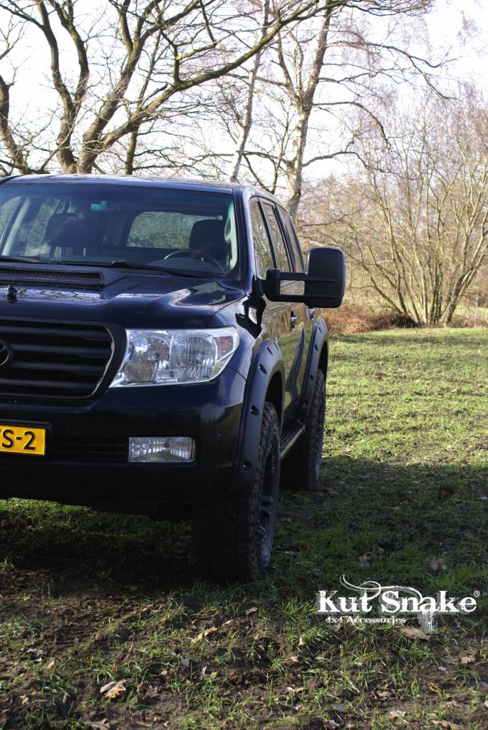 Kut Snake fender flares Toyota Landcruiser 200 - 50 mm wide - 2007-2012