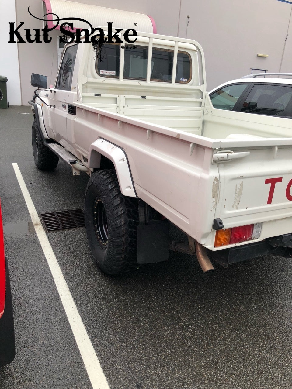 Kut Snake fender flares Toyota Landcruiser 79 Series SingleCap (from 2007) - 50 mm width