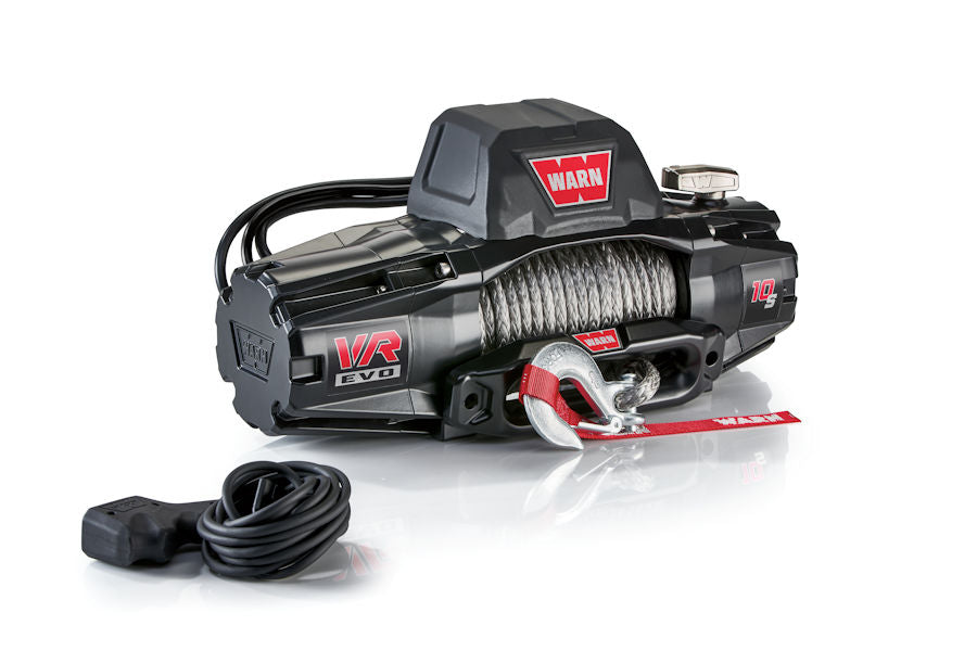 WARN VR Evo 10s, 12V 4,536KG pulling force including plastic rope