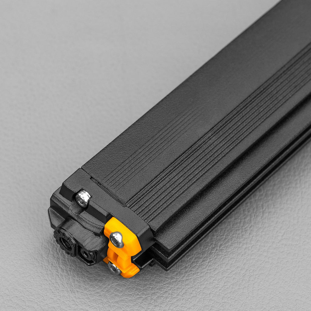 STEDI Kennzeichenhalter mit Micro V2 LED Light Bar 13.9 Zoll Kaltweiß