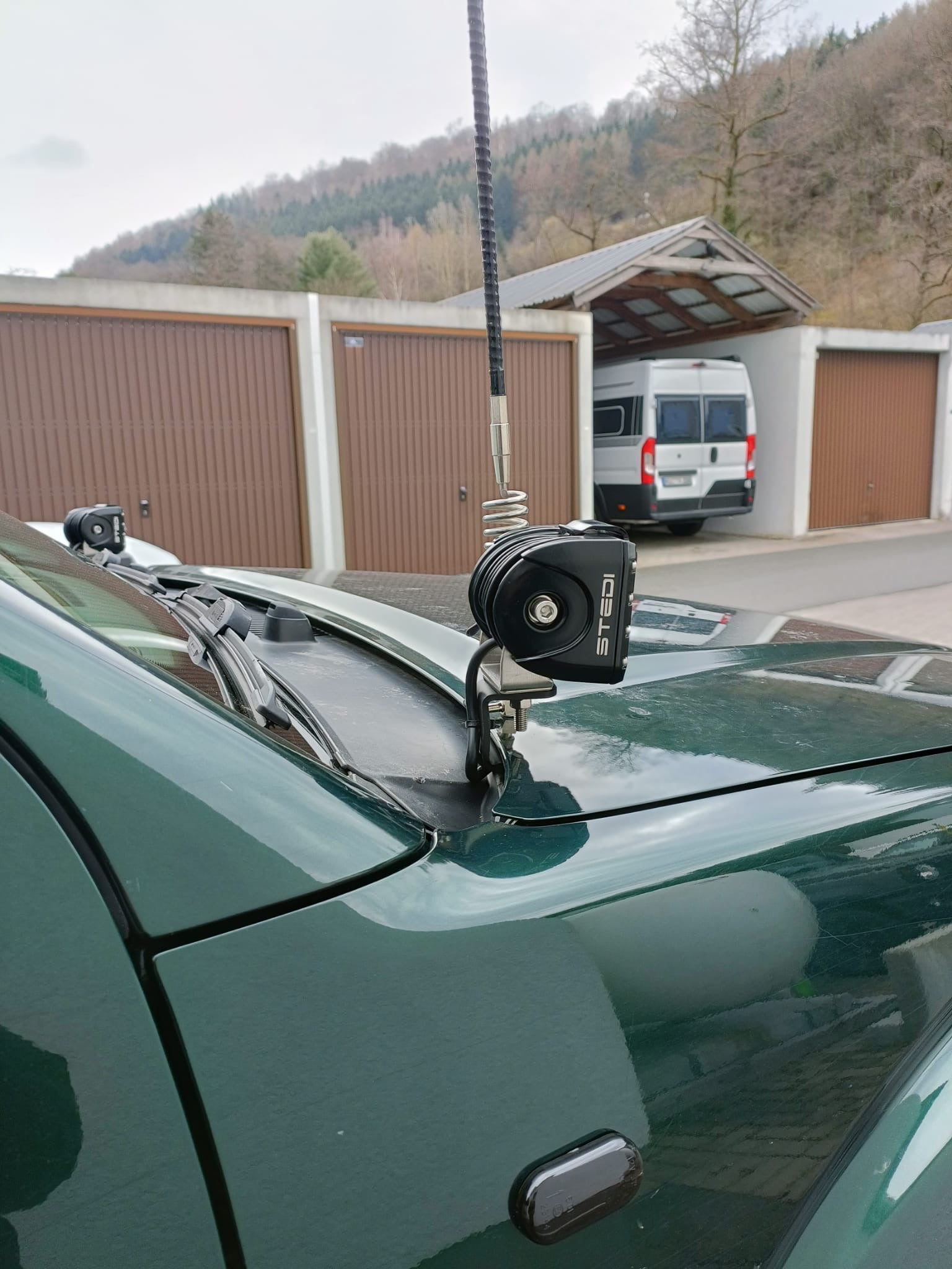 GPC Motorhaubenhalter für LED Spots - Nissan Navara D40 / Pathfinder R51 - GPC-Offroad