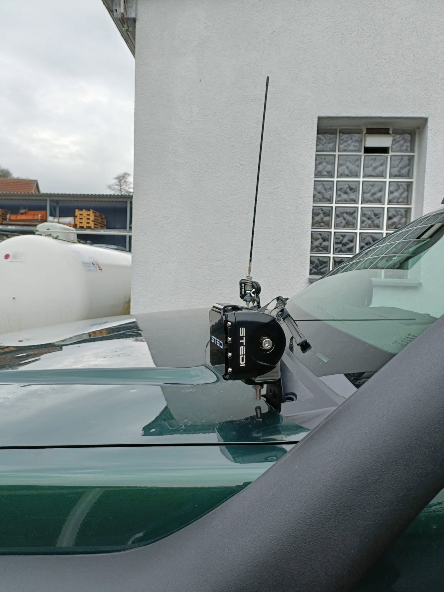 GPC Motorhaubenhalter für LED Spots - Nissan Navara D40 / Pathfinder R51 - GPC-Offroad