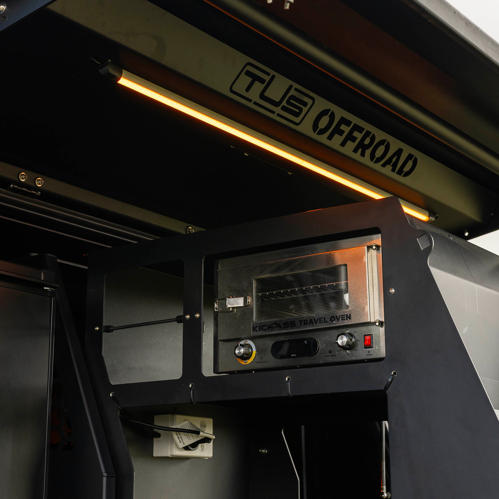 TUS-Offroad - DR2 Tray mit Unterflur-Toolboxen & Mud Guard