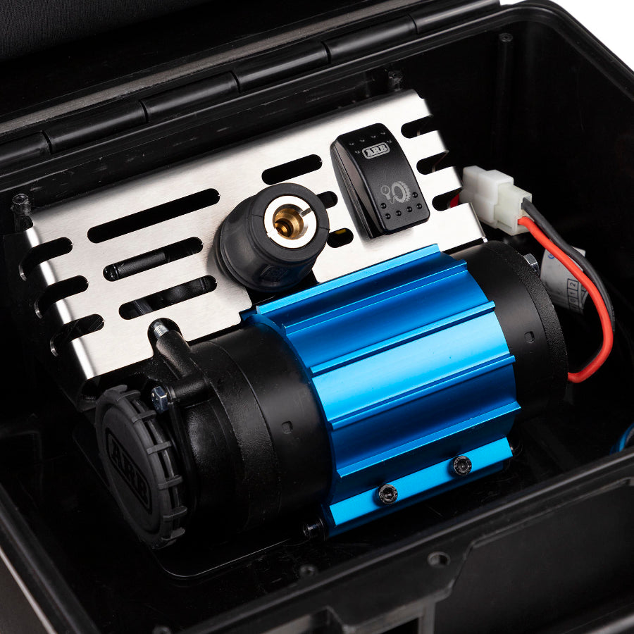 ARB compressor 12-volt, in a case, including accessories, 6m air hose