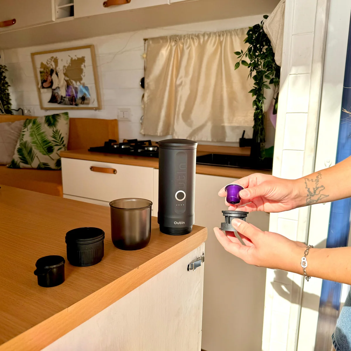 OutIn - Nano - Tragbare Espressomaschine - Space Grau