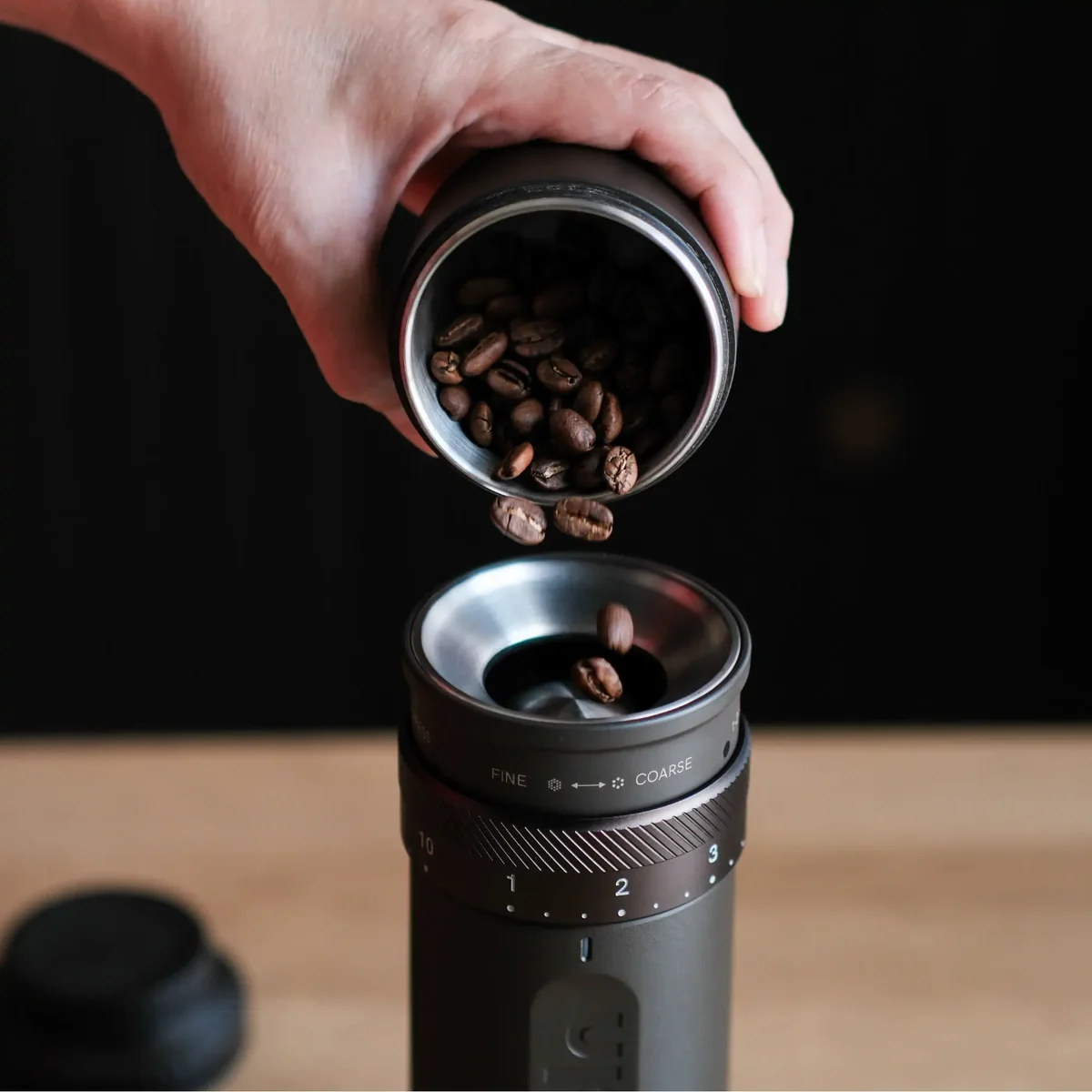 OutIn - Fino - Tragbare Kaffeemühle - Tundrabraun