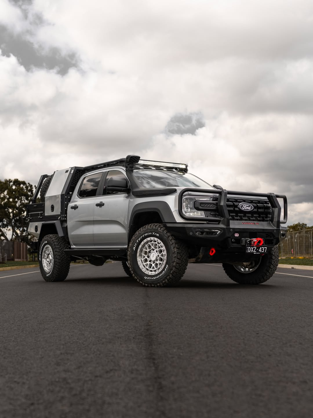 TUS-Offroad - DR2 Tray mit Unterflur-Toolboxen & Mud Guard