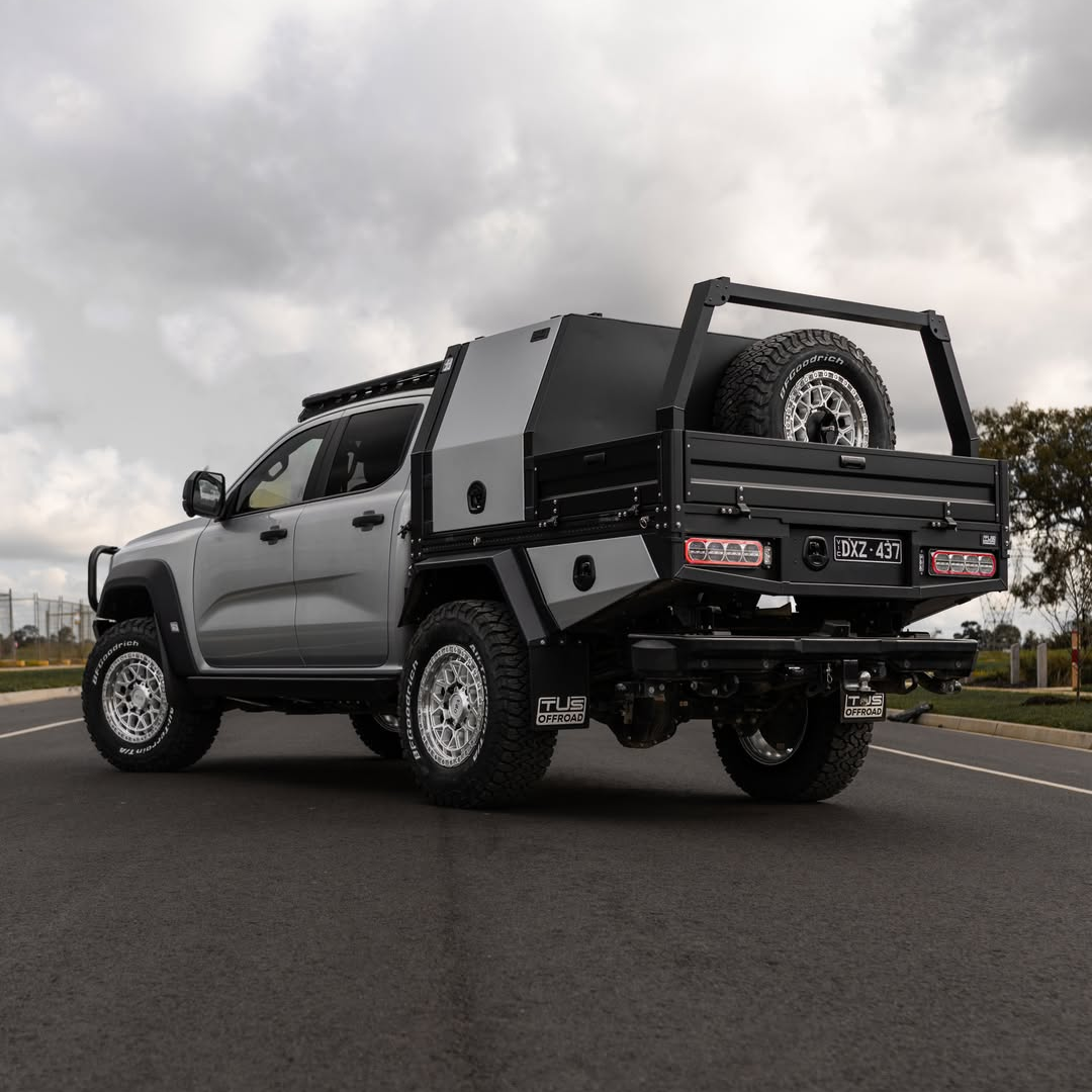 TUS-Offroad - DR2 Tray mit Unterflur-Toolboxen & Mud Guard