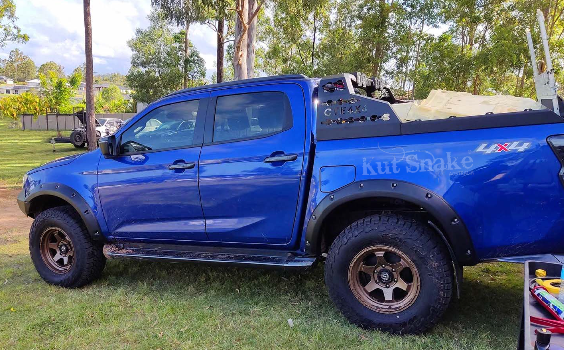 Kut Snake fender flares Isuzu D-Max (from 2020-) 65mm width - structure surface