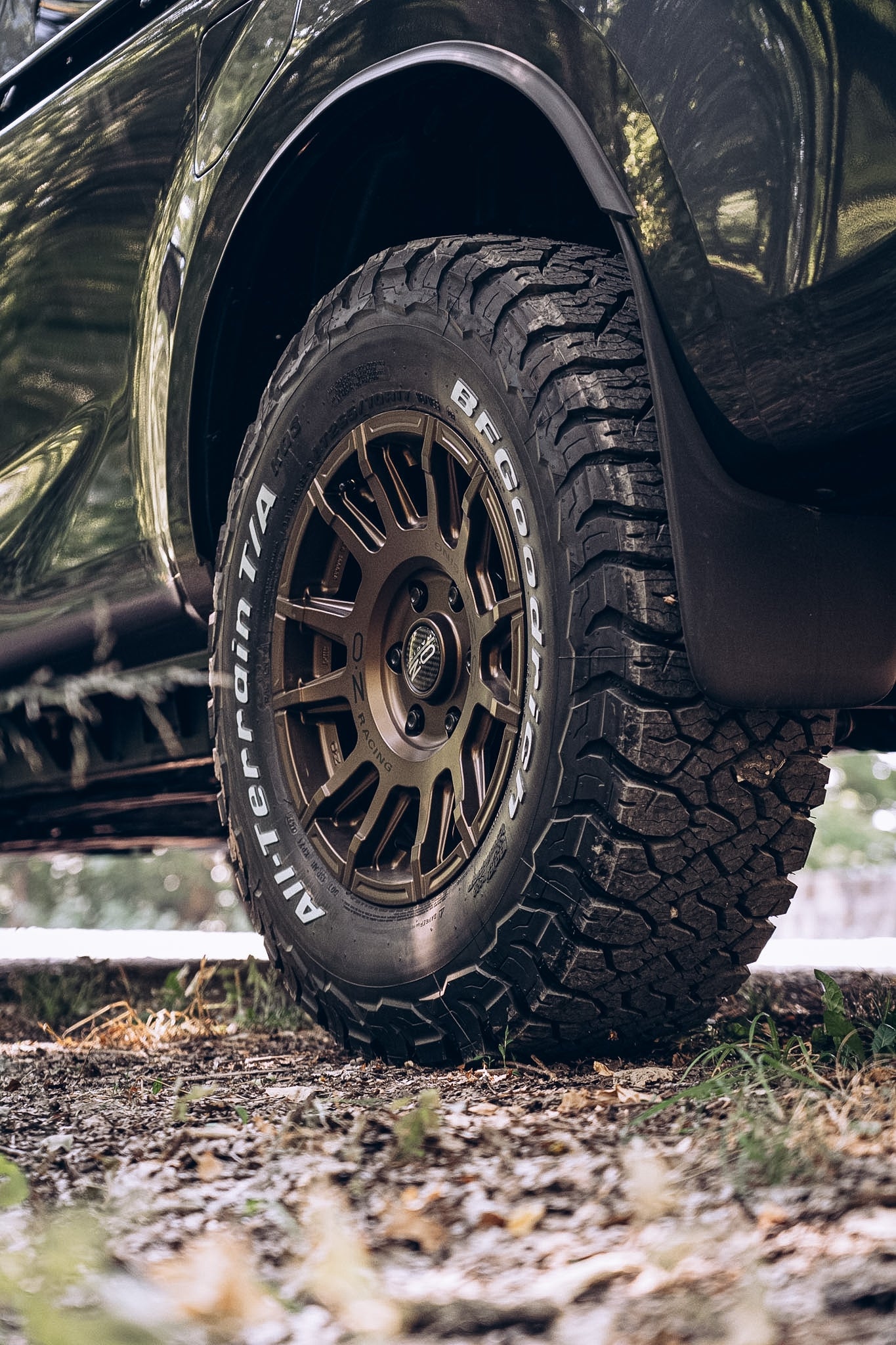 Fender flares 15 mm 4 pieces á 1.5 meters (made of black hard rubber)