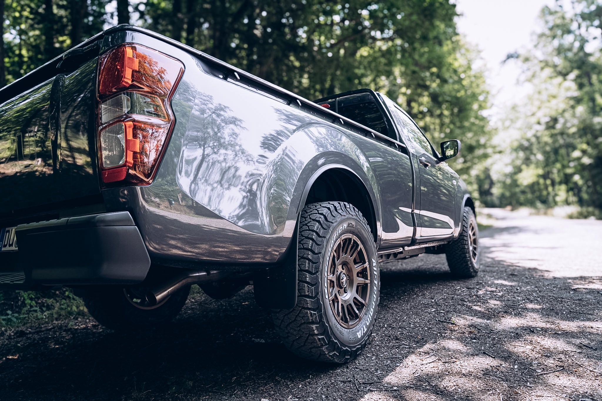 Fender flares 15 mm 4 pieces á 1.5 meters (made of black hard rubber)