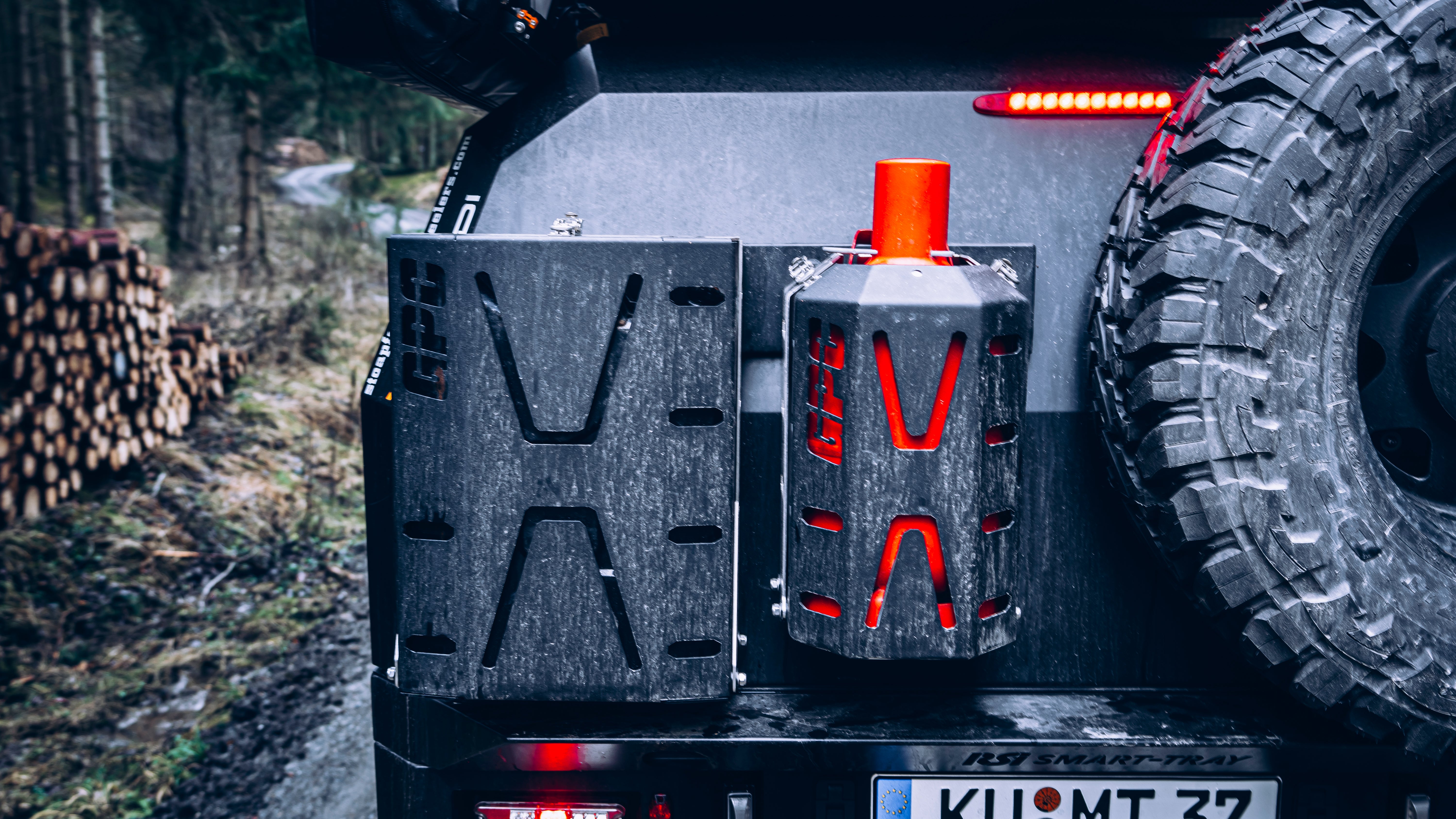 GPC Kanisterhalterung Universal 20L - kippbar, schwarz