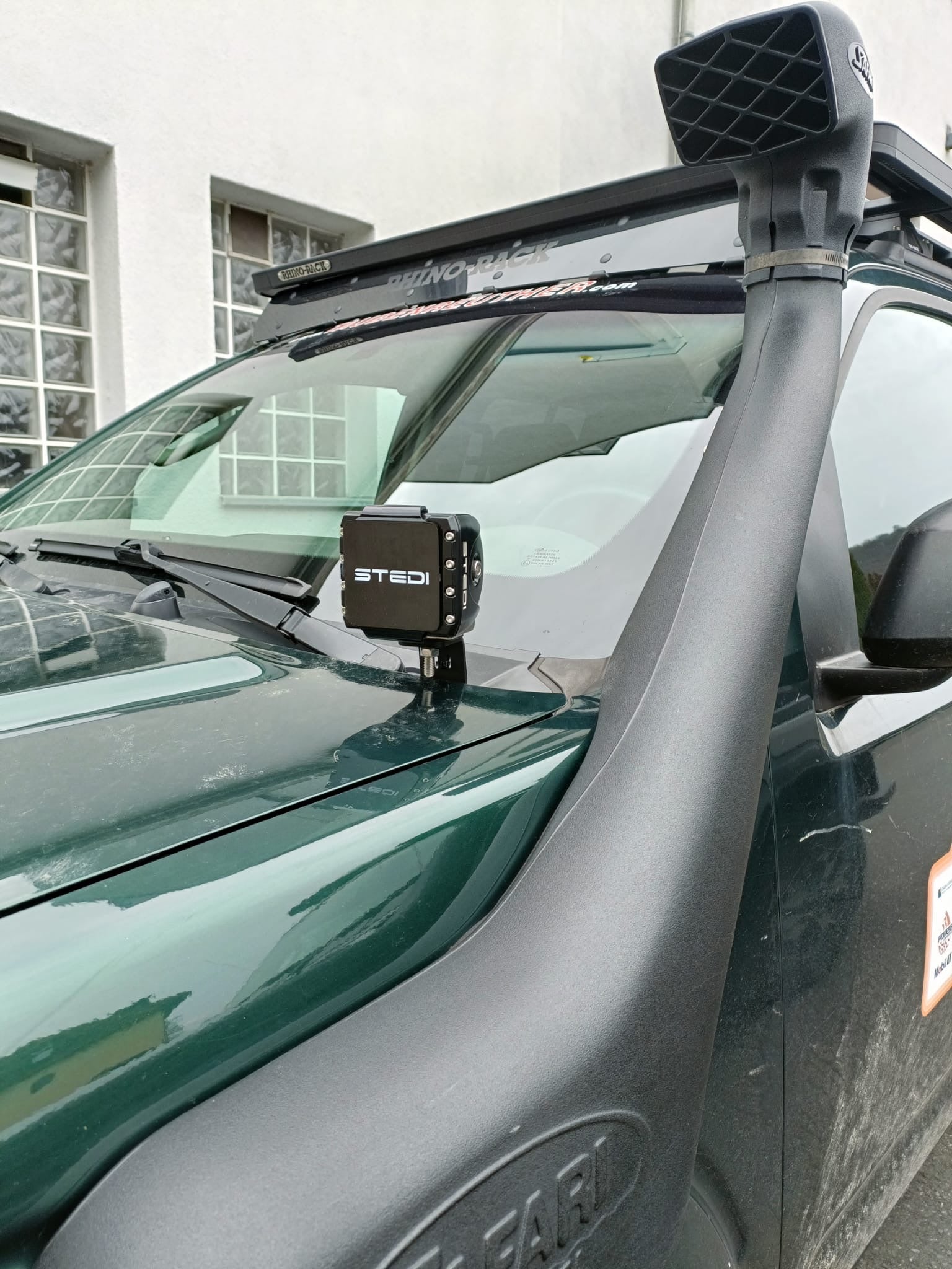 GPC Motorhaubenhalter für LED Spots - Nissan Navara D40 / Pathfinder R51 - GPC-Offroad