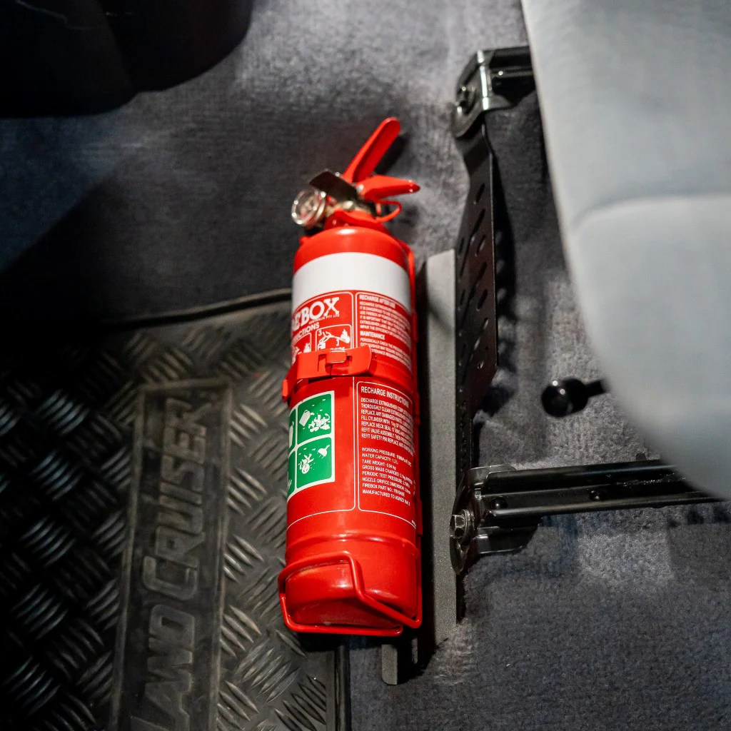 Feuerlöscher Halterung für Toyota Landcruiser 70 Serie - Pirate CAMP CO. - GPC-Offroad