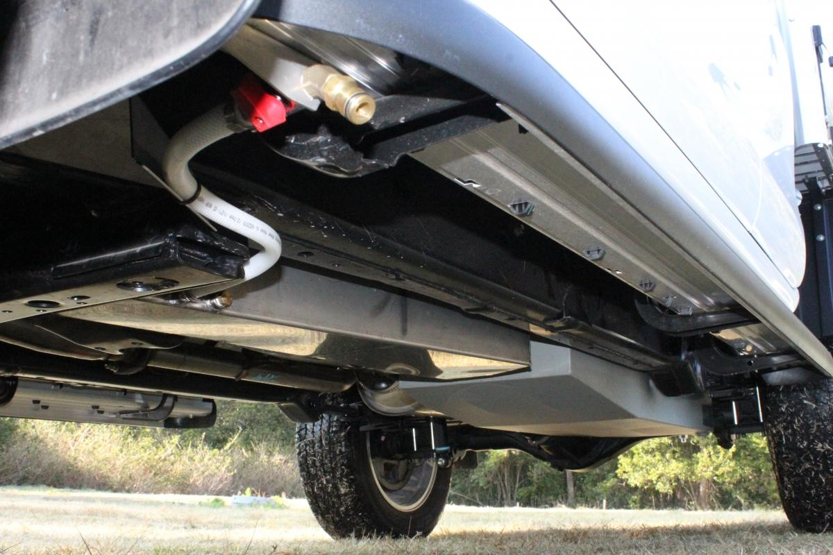 Wasser Edelstahl Tank - Toyota Hilux REVO ab 15 - GPC-Offroad