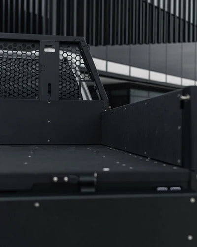 TUS-Offroad - DR2 Tray mit Unterflur-Toolboxen & Mud Guard