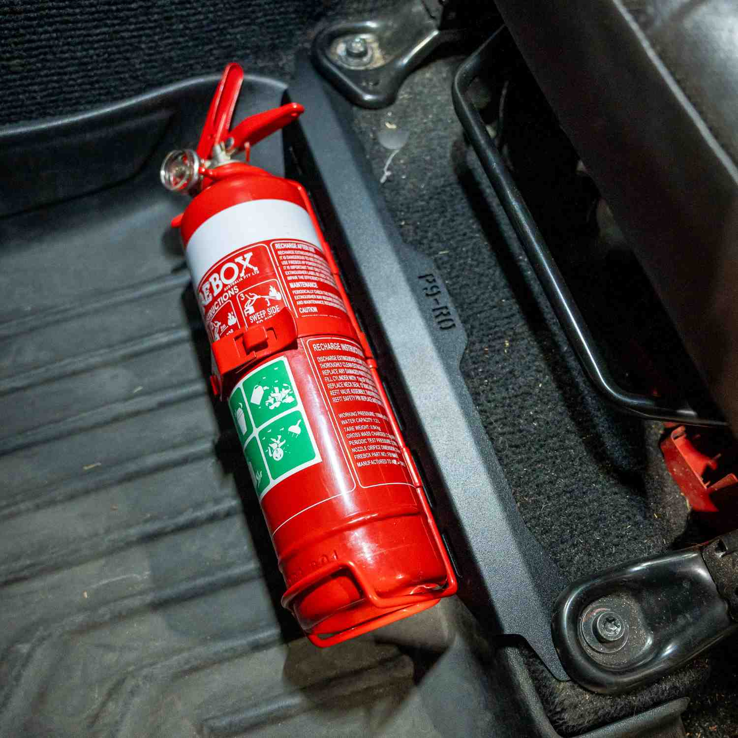 Fire extinguisher holder for ISUZU D-MAX (from 2021+) - Pirate CAMP CO.