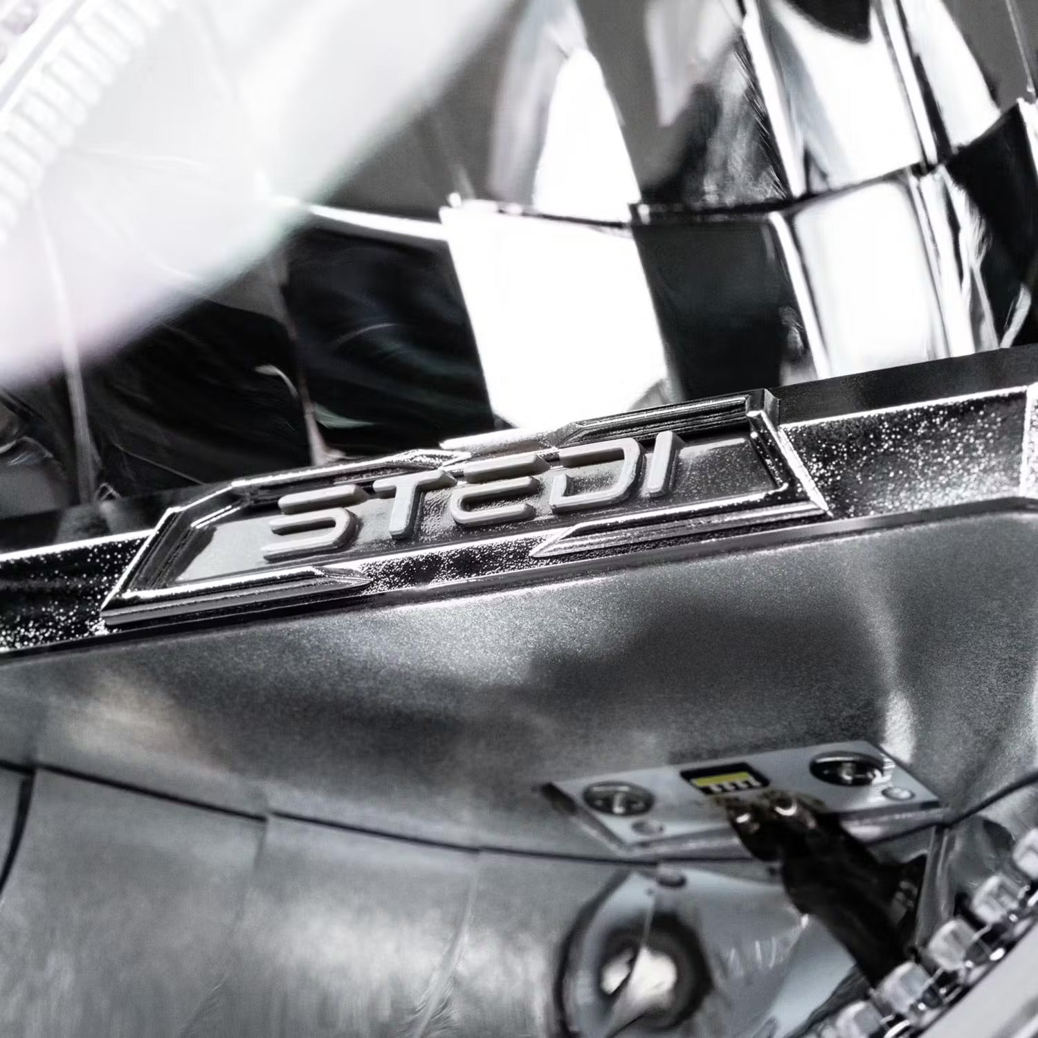 STEDI 5.75 Inch Homage Chrome 5700K - GPC-Offroad
