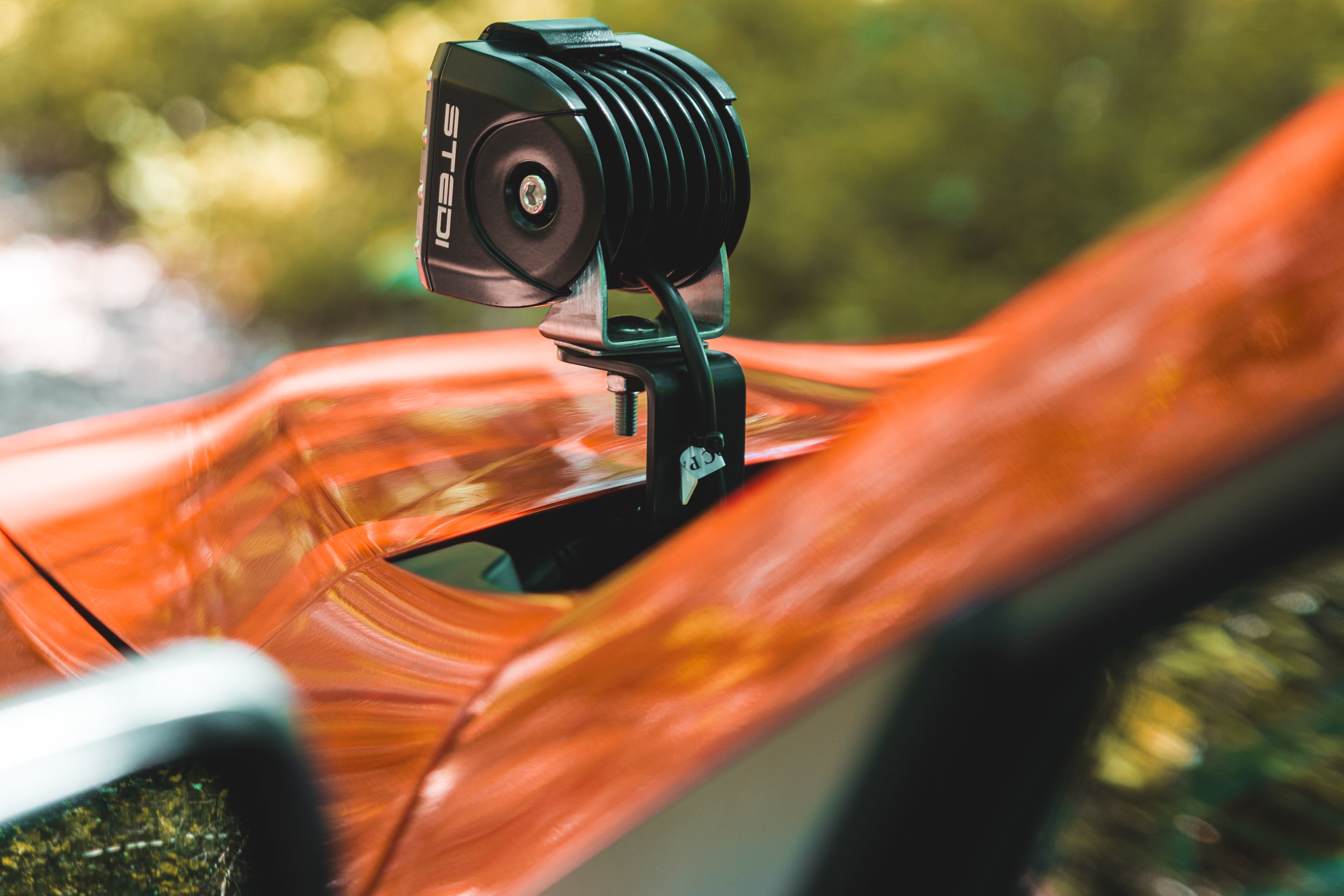 GPC Motorhaubenhalter für LED Spots - Dacia Duster (ab 2018-)