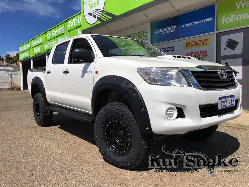 Kut Snake NUR VORNE Toyota Hilux Facelift Kotflügelverbreiterung Standard (ab 2012-2015) - 50mm Breite