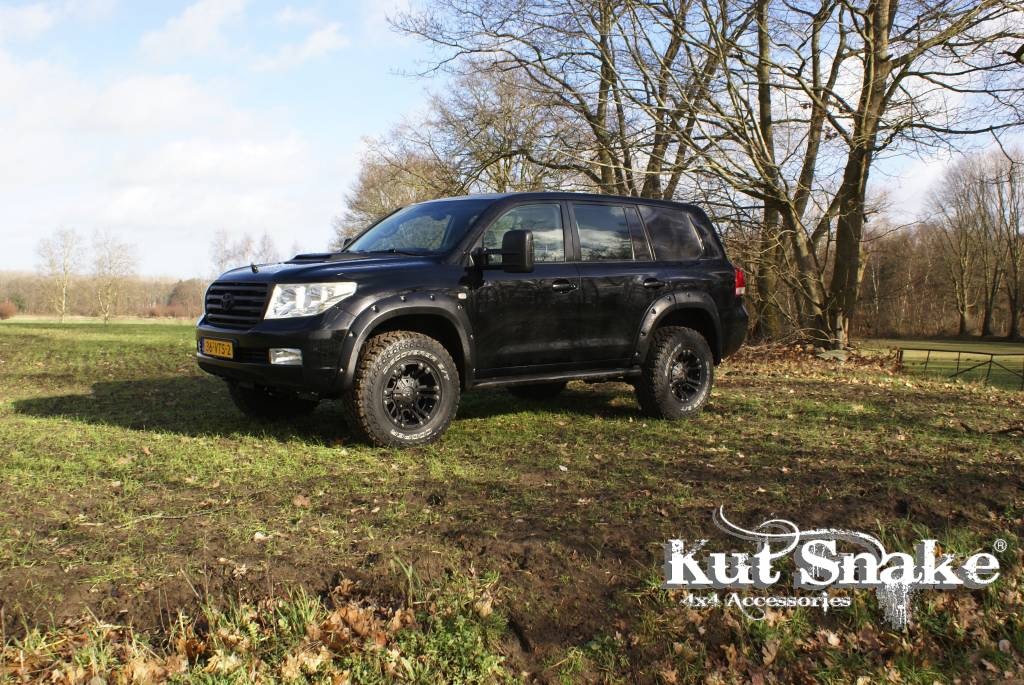 Kut Snake Kotflügelverbreiterung Toyota Landcruiser 200 - 50 mm Breite GLATT - 2007-2012