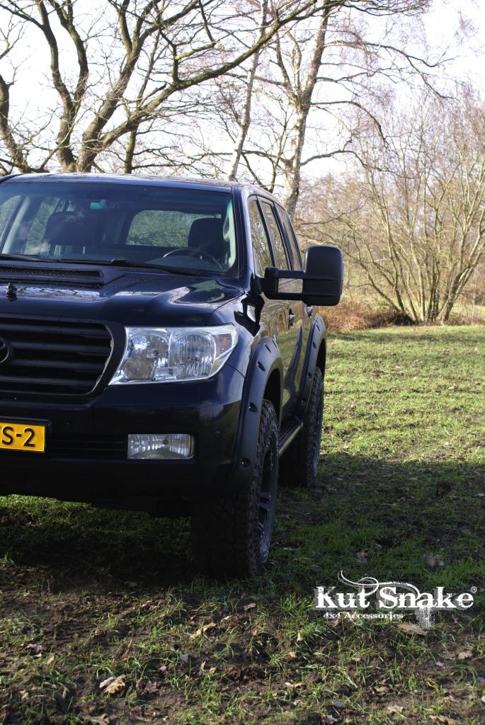 Kut Snake Kotflügelverbreiterung Toyota Landcruiser 200 - 50 mm Breite GLATT - 2007-2012