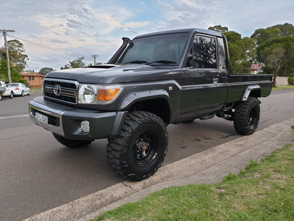 Kut Snake fender flares Toyota Landcruiser 79/75 Series SingleCap (up to 2007) - 50 mm width