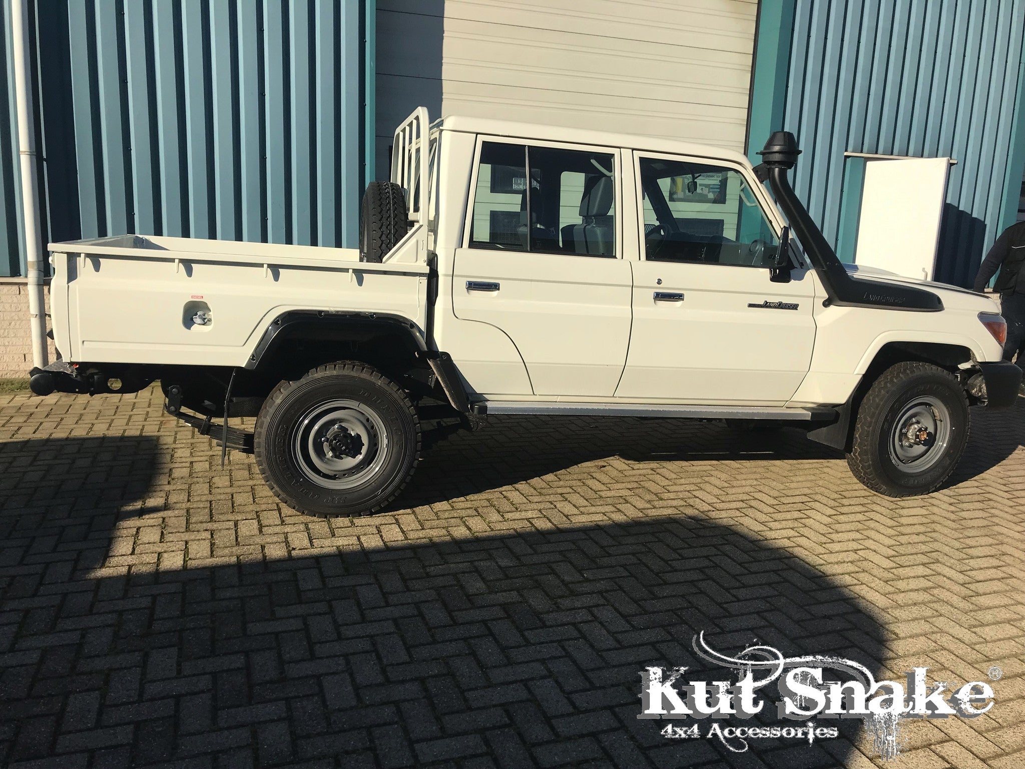 Kut Snake Kotflügelverbreiterung Toyota Landcruiser 79 Series DoubleCap - 50 mm Breite