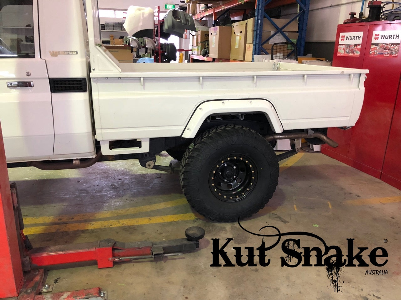 Kut Snake Kotflügelverbreiterung Toyota Landrcruiser 79 Series SingleCap (ab 2007) - 50 mm Breite