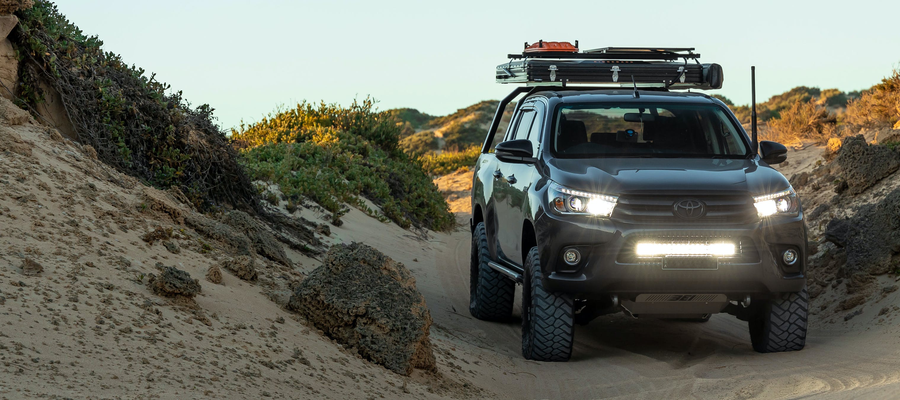 STEDI Toyota Hilux (N80 ab 2015+) Kühlergrill Befestigung für LED Bar - GPC-Offroad