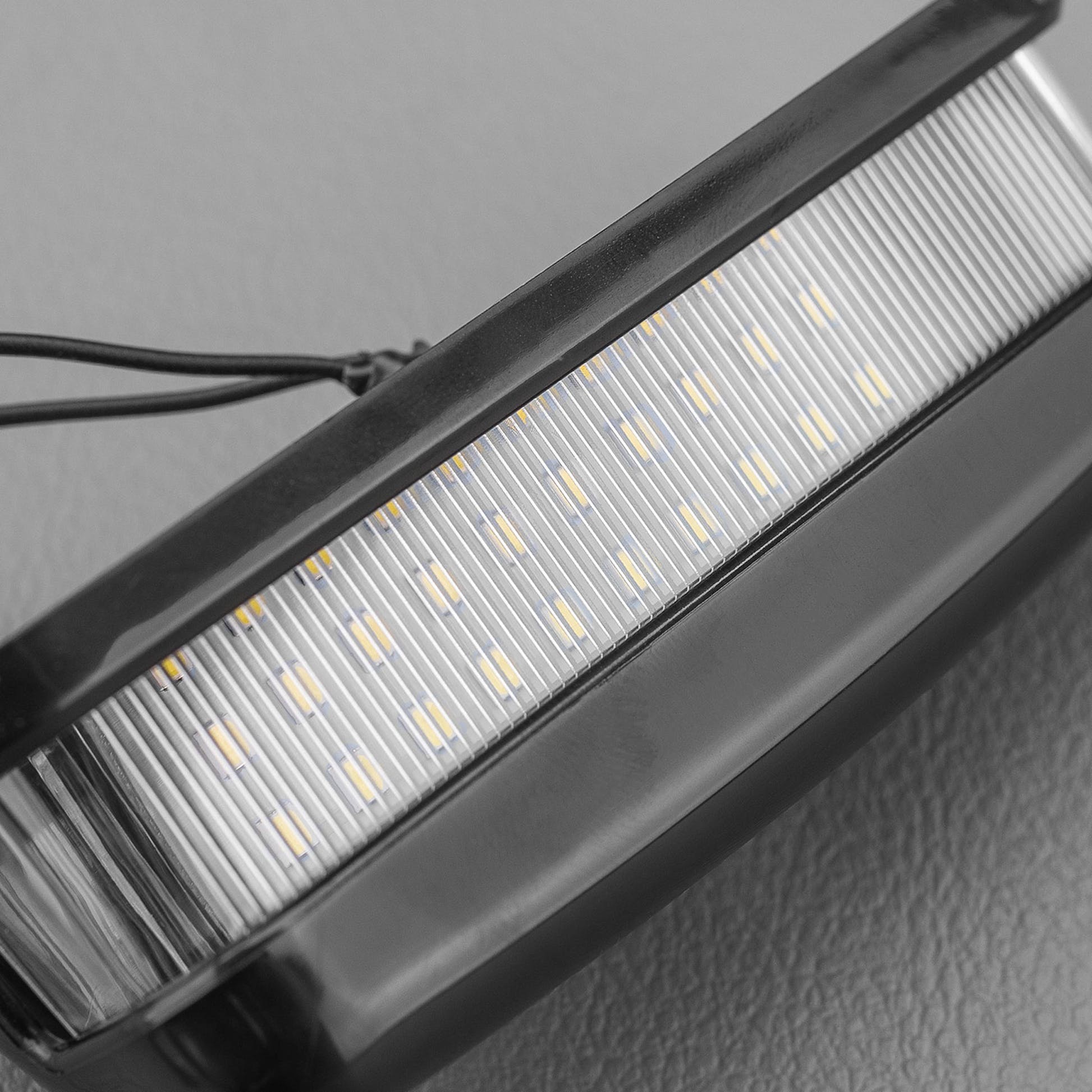 STEDI LED Nummernschildbeleuchtung für Defender 90 | 110 | 130 - GPC-Offroad