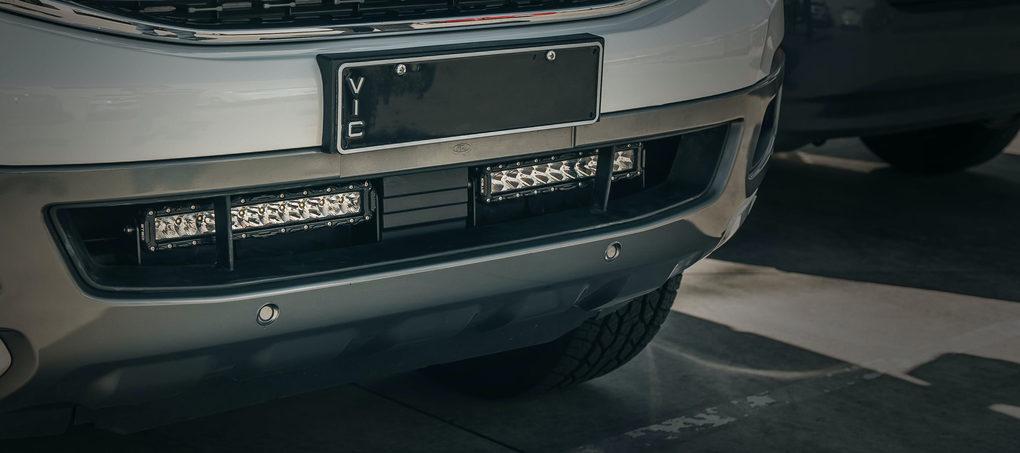 STEDI Ford Ranger & Raptor Kühlergrill-Befestigung (Unten)