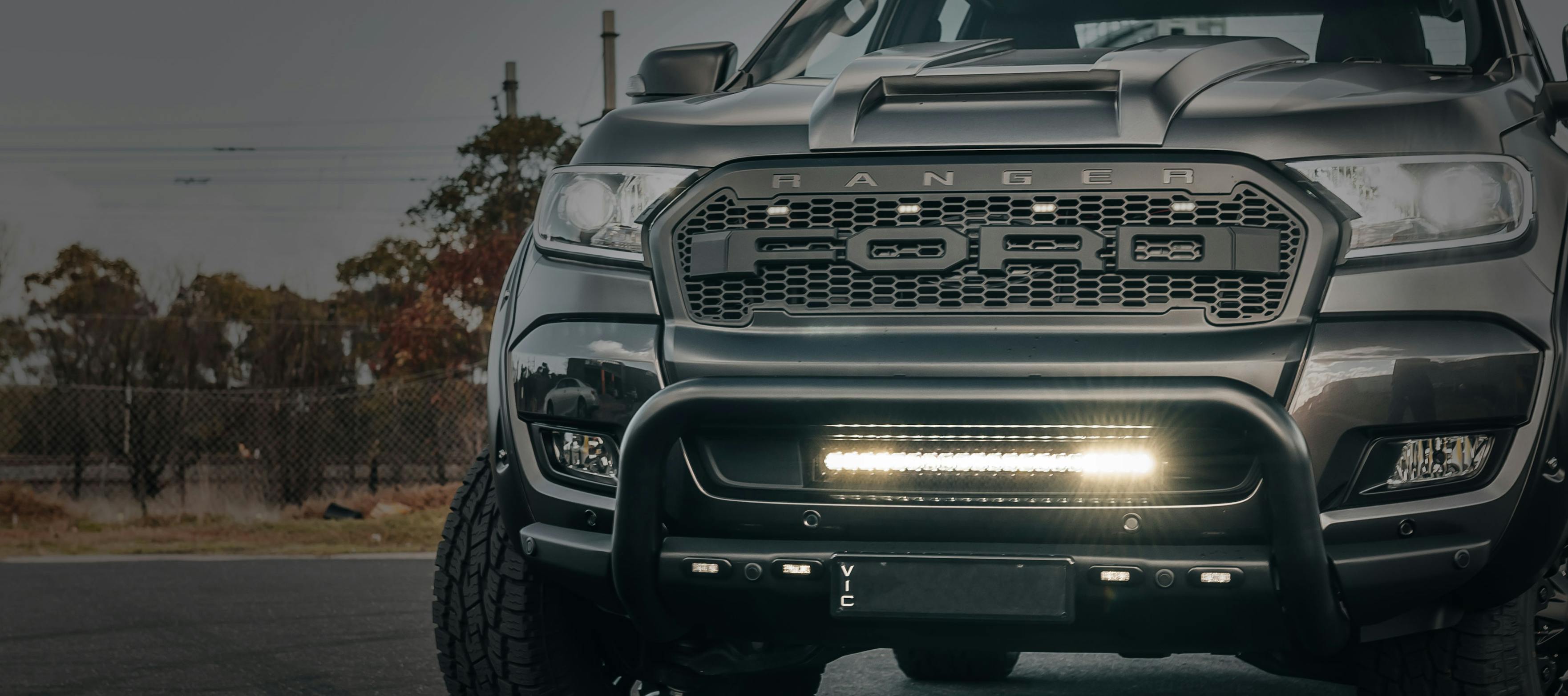 STEDI Ford Ranger & Raptor Kühlergrill-Befestigung (Unten)