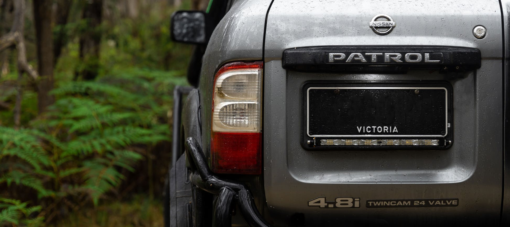 STEDI license plate holder with Micro V2 LED Light Bar 13.9 inch cold white