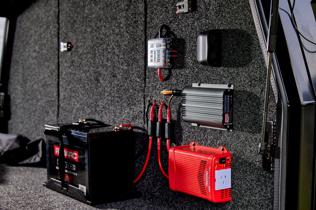 REDARC BCDC 40A Gleichstrom Batterieladegerät (Innenraum, Core-In)