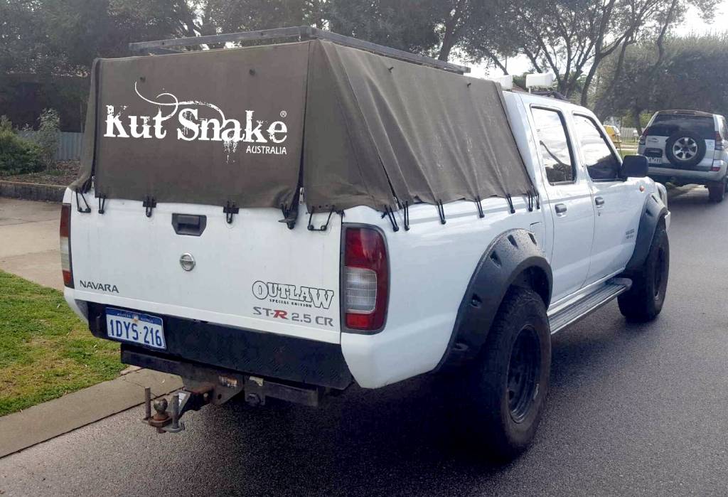 Kut Snake Kotflügelverbreiterung Nissan Navara D22 - 80 mm Breite - Struktur Oberfläche