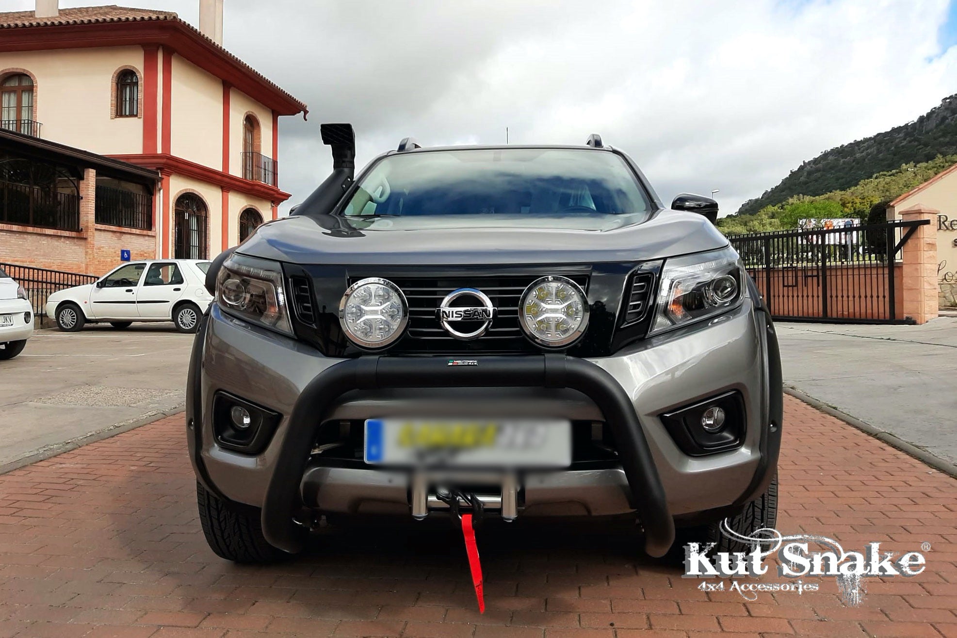 Kut Snake Kotflügelverbreiterung Nissan Navara D23 - 50 mm Breite - Struktur Oberfläche