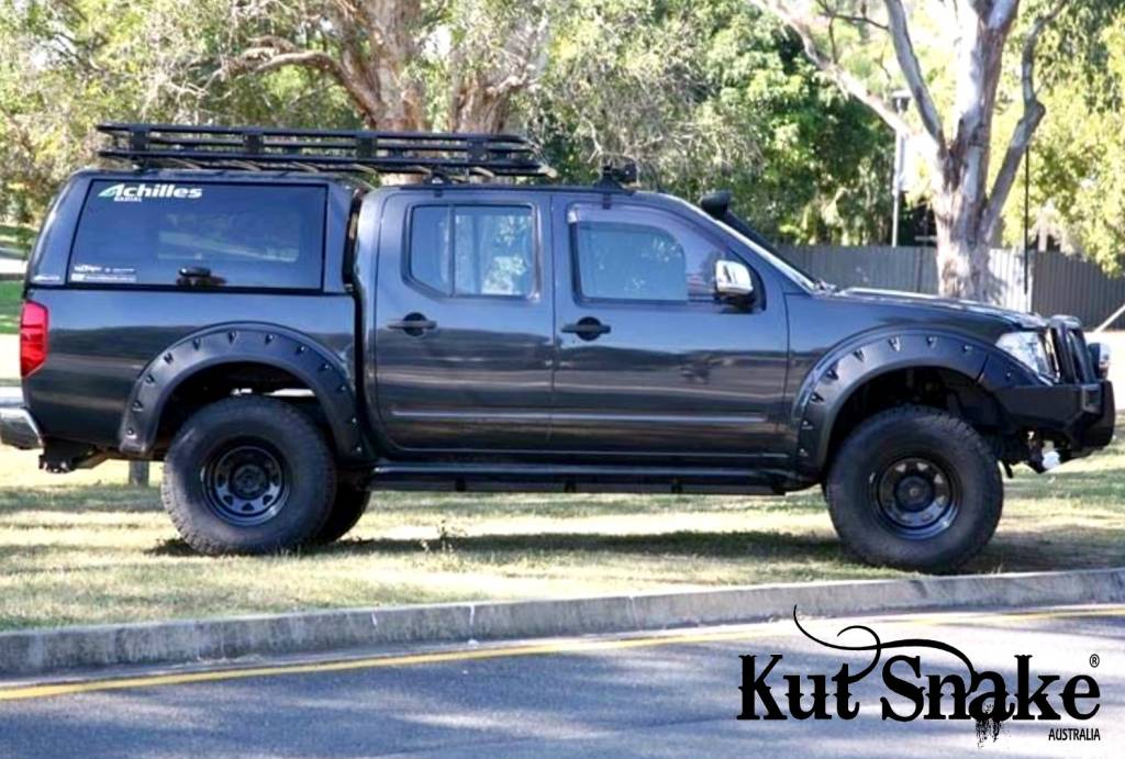 Kut Snake Kotflügelverbreiterung Nissan Navara D40 - 75 mm Breite - Struktur Oberfläche