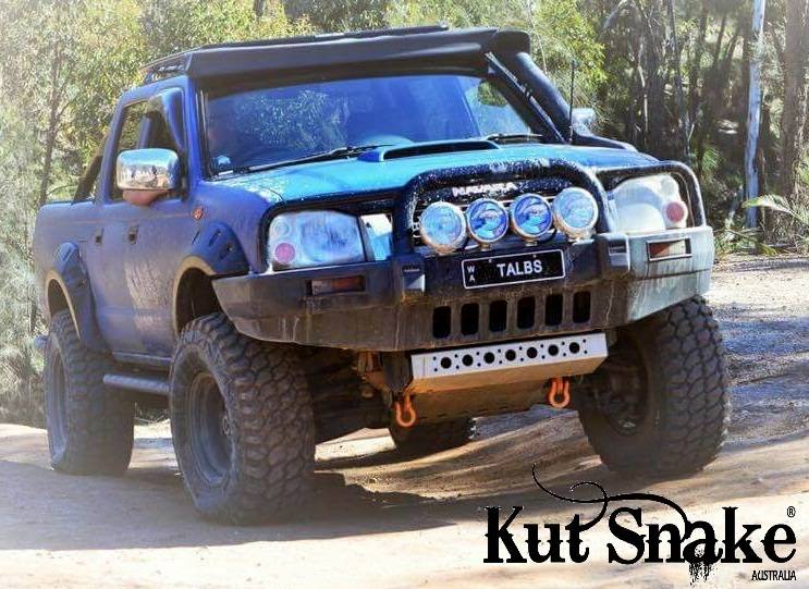 Kut Snake fender flares Nissan Navara D22 - 80 mm width - structured surface