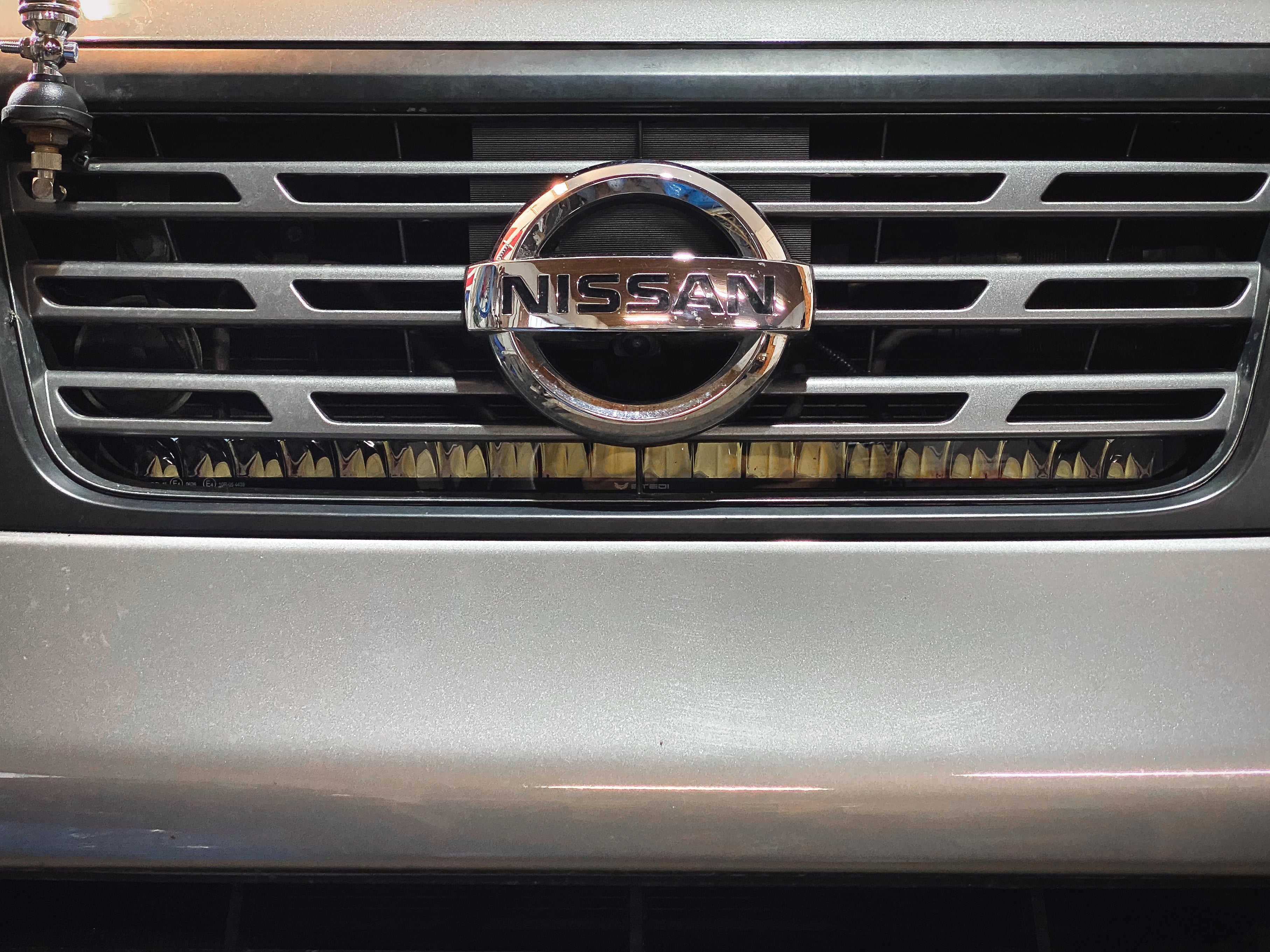 GPC Light Bar Befestigung - Nissan Navara D23 NP300 Kühlergrill