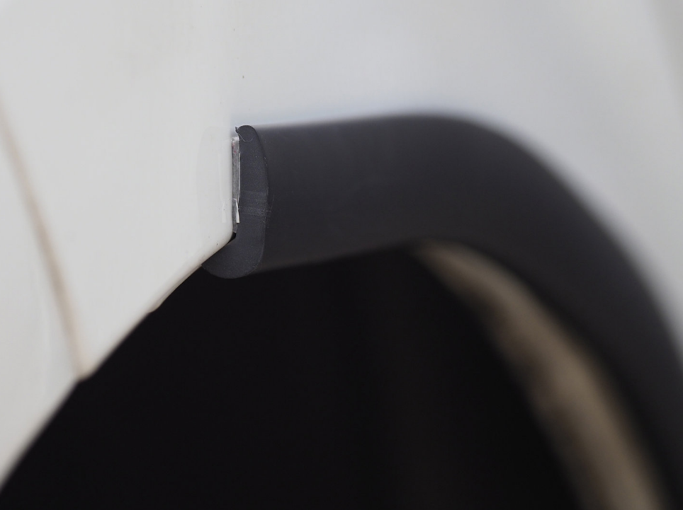 Fender flares 6 mm 4 pieces á 1.5 meters (made of black hard rubber)