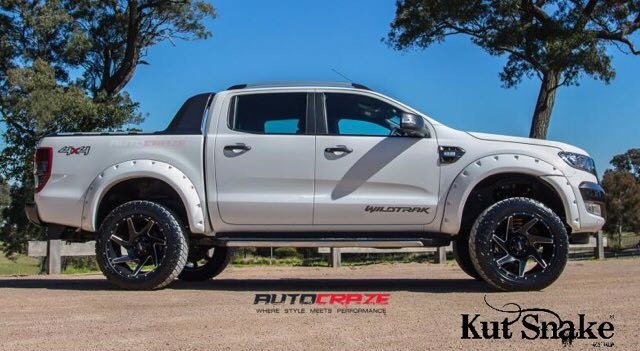 Kut Snake Kotflügelverbreiterung Ford Ranger PX1, PX2 - 55 mm breite - Glatte Oberfläche