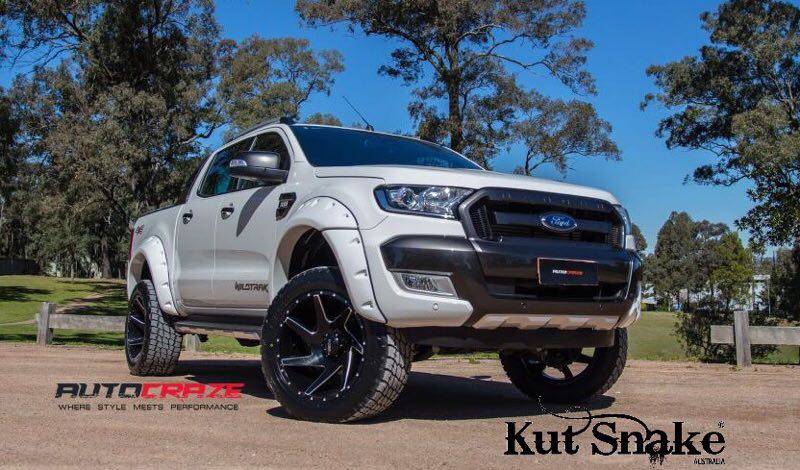 Kut Snake Kotflügelverbreiterung Ford Ranger PX1, PX2 "Monster" - 95 mm Breite - Glatte Oberfläche